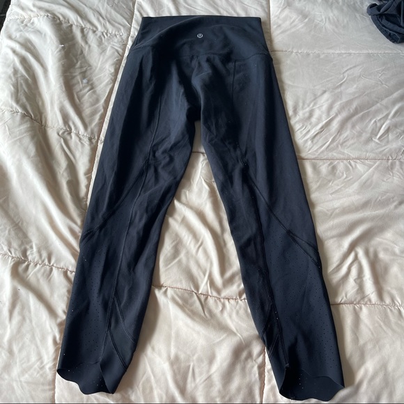 lululemon athletica Pants - Lululemon athletica high rise cropped leggings